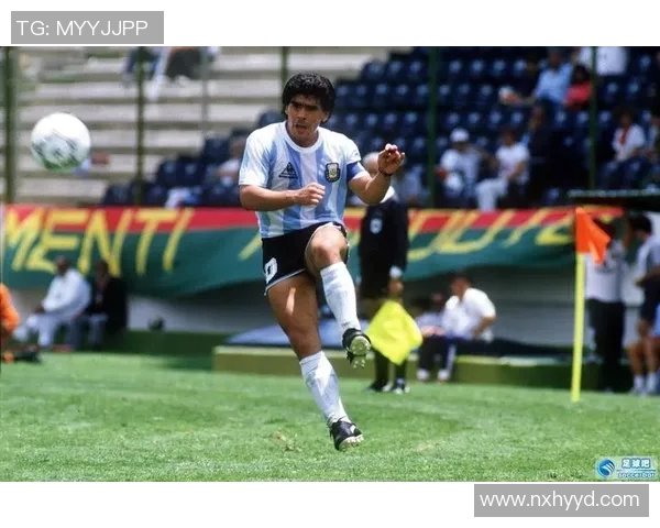 马丁内斯的传奇之路：从草根球员到世界足球巨星的奋斗历程