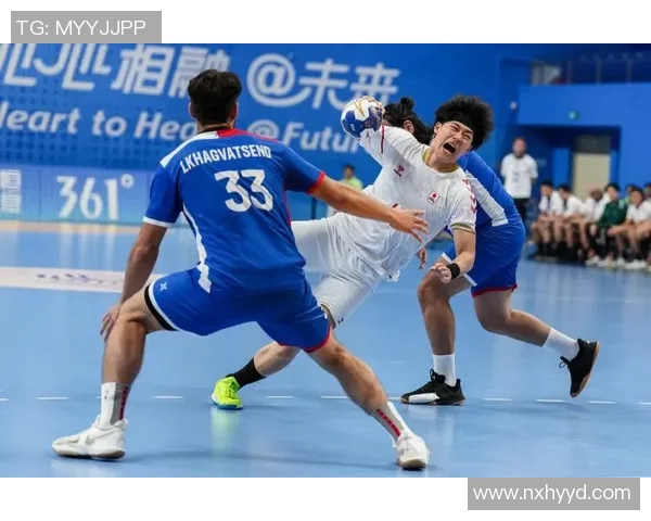 高阿与加尔各答竞技的精彩对决揭示了足球战术与团队合作的魅力